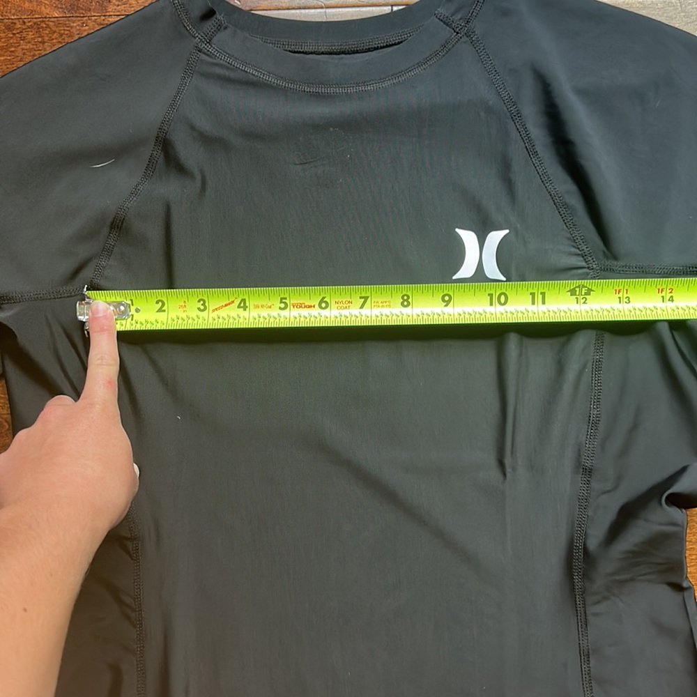 Black Hurley Swim Shirt Size XL Fits Like Medium - Picture 4 of 8